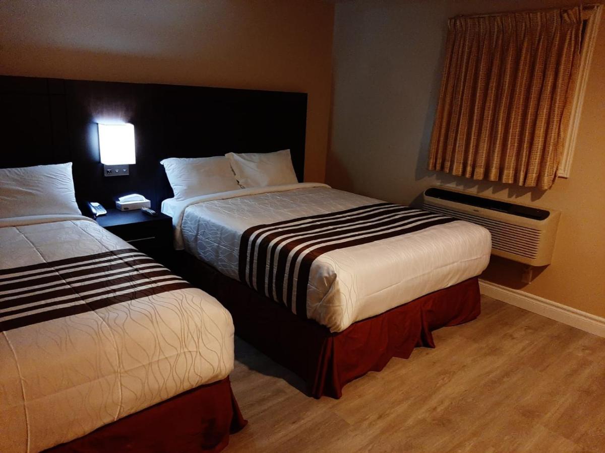 האליברטון Silver Maple Motel מראה חיצוני תמונה