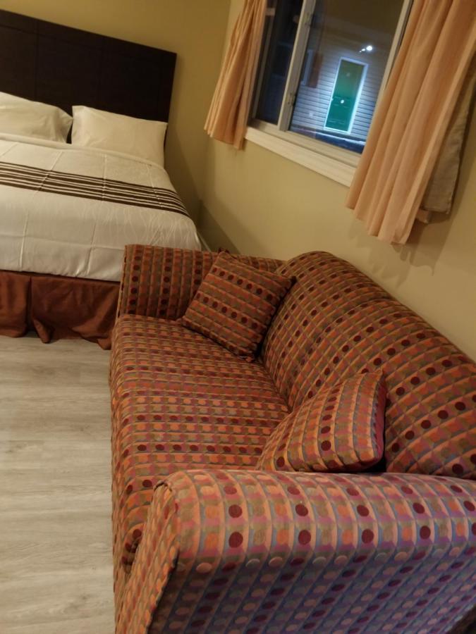האליברטון Silver Maple Motel מראה חיצוני תמונה